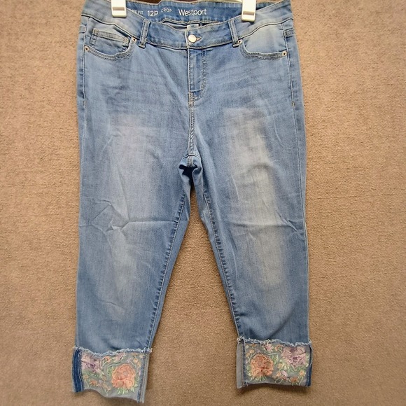 Westport Signature Fit Capri Crop Jeans Womens Sz 12P Blue Embroidered Hem Boho - Picture 1 of 8